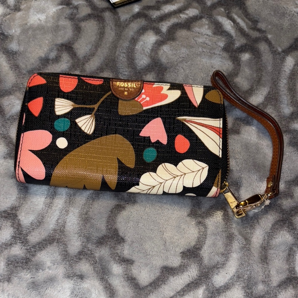 Fossil Black and Pink Artistic Clutch Wristlet